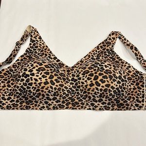 Leopard print wireless comfort bra with structured cups
